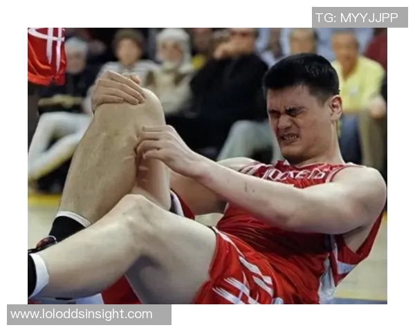 姚明扣篮瞬间破碎的背后故事与篮球梦想的坚持与追求