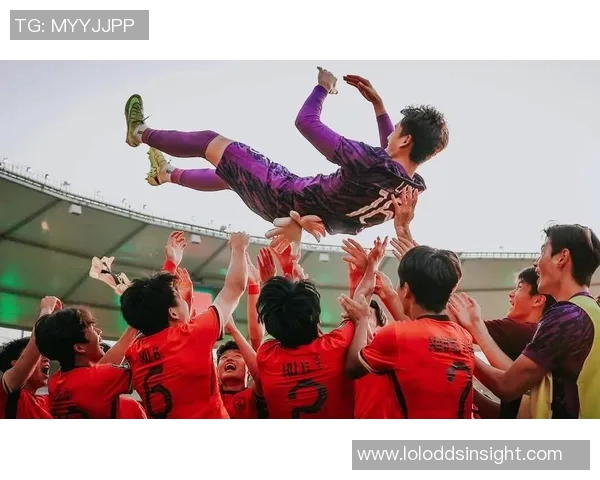 中超精彩对决尤文图斯逆转切尔西全场沸腾赛后点评引发热议 中超精彩对决尤文图斯逆转切尔西全场沸腾赛后点评引发热议