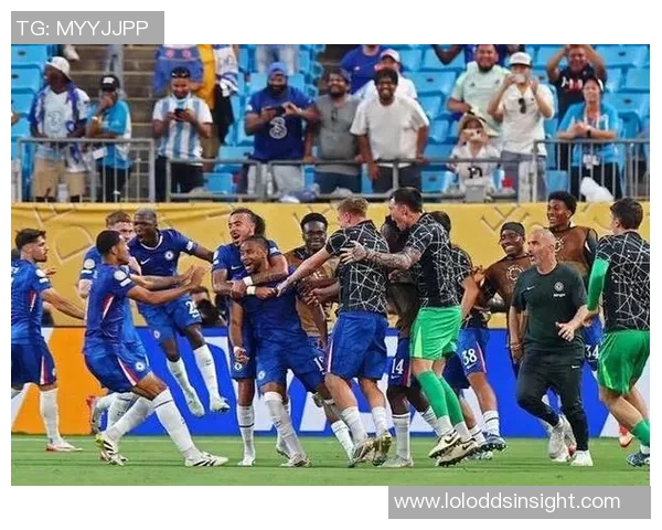 欧冠激战：利物浦逆转那不勒斯四球大战引爆全场热情